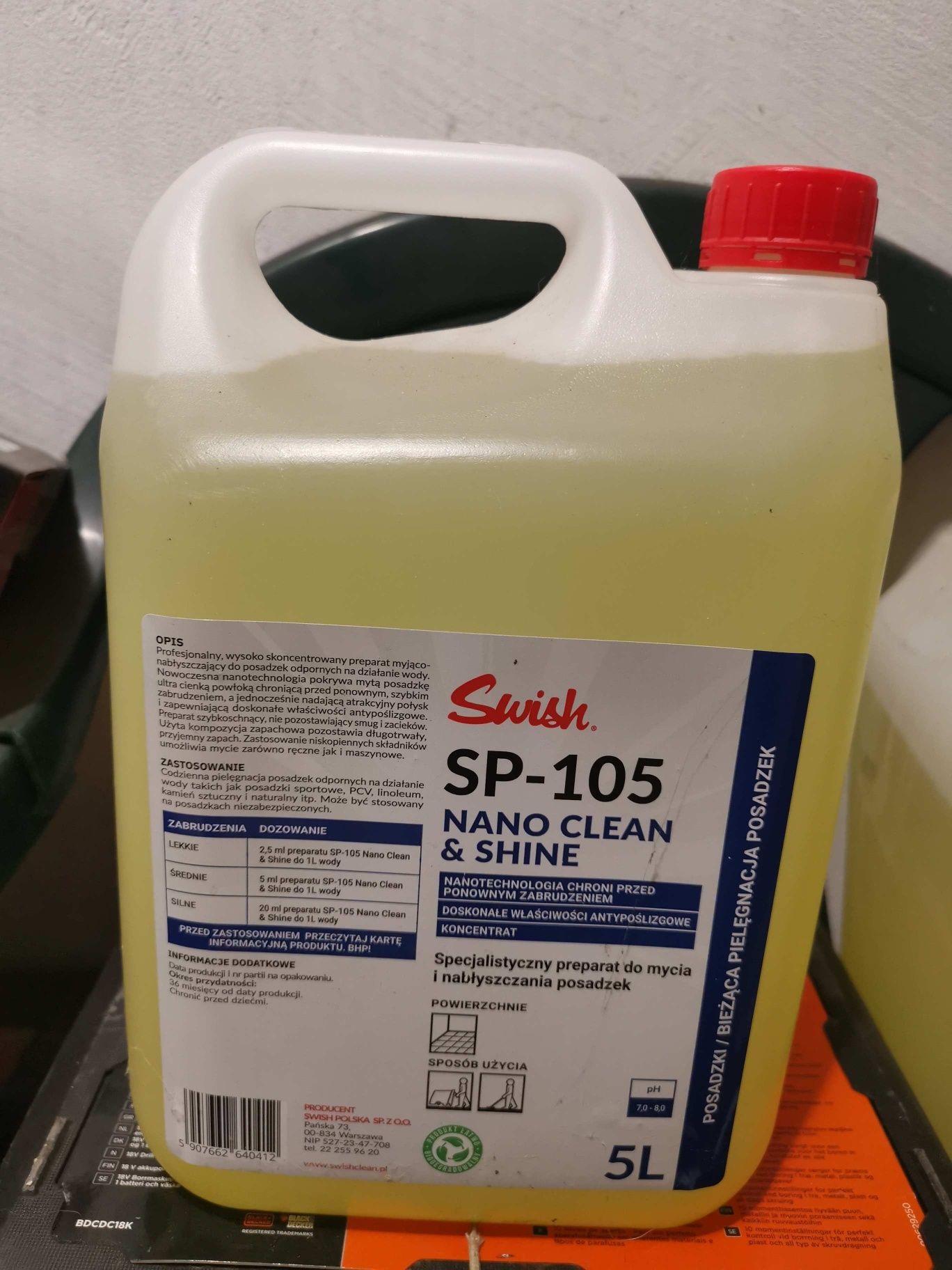 Profesjonalny Płyn do podłóg Swish SP-105 5 litrów nano clean & shine