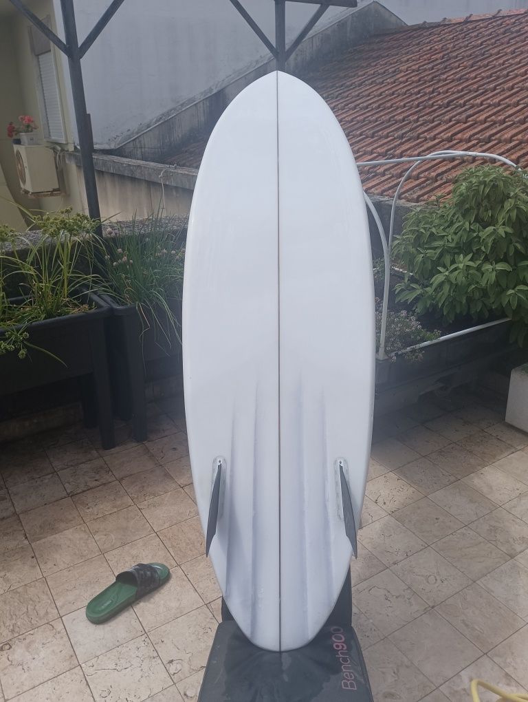 prancha de surf twin fin