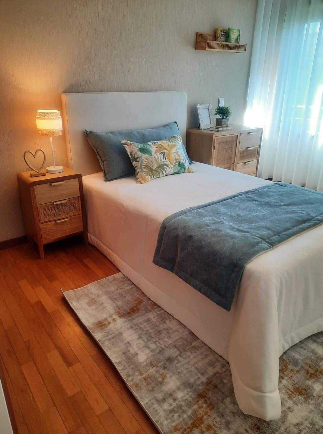 Quarto Luminoso em Condomínio Privado com Jardim – Metrobus à Porta!