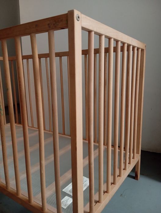 Berço Sniglar e colchão Skönast -Ikea