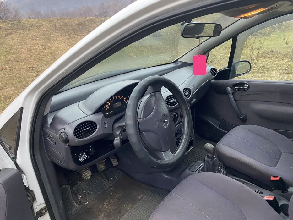 Автомобіль Мерседес