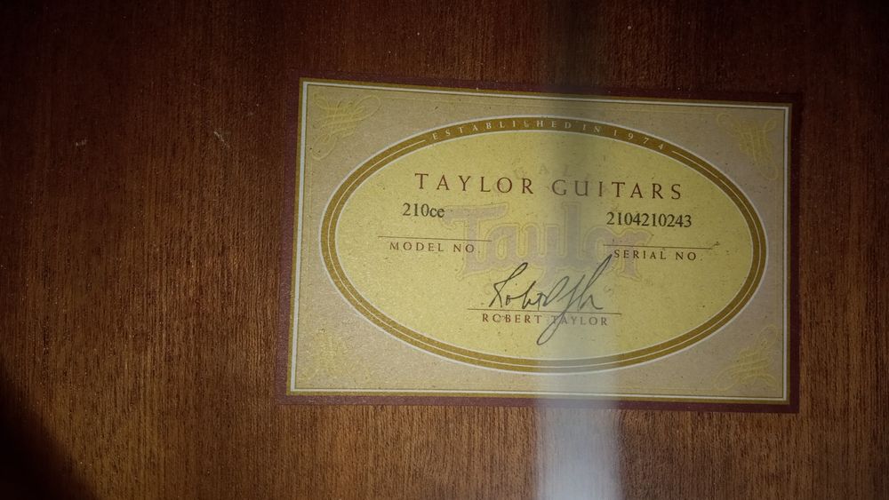 Gitara elektroakustyczna Taylor 210 CE leworęczna