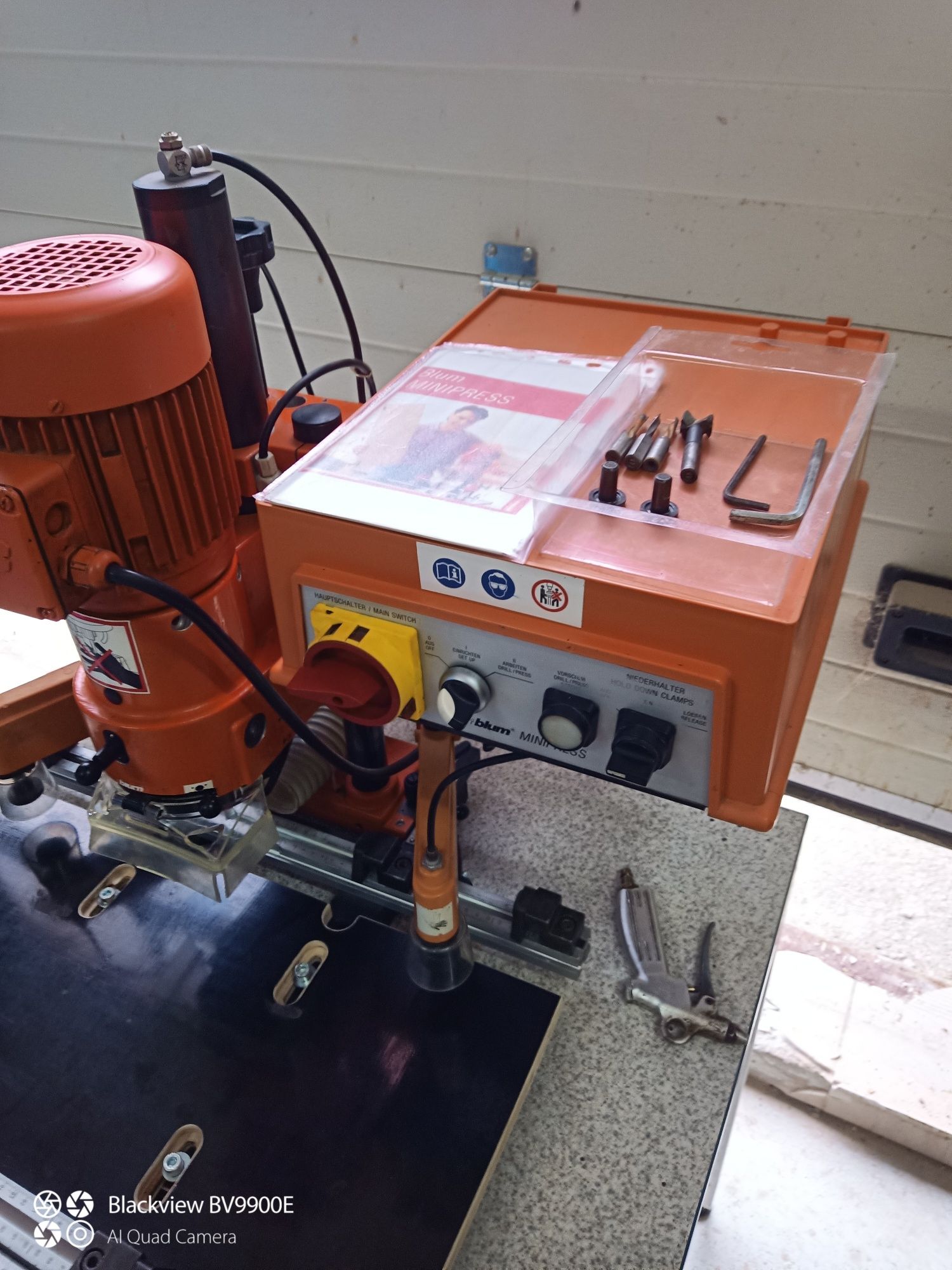 Blum Minipress wiertarka wielowrzecionowa do zawiasów i okuć meblowych