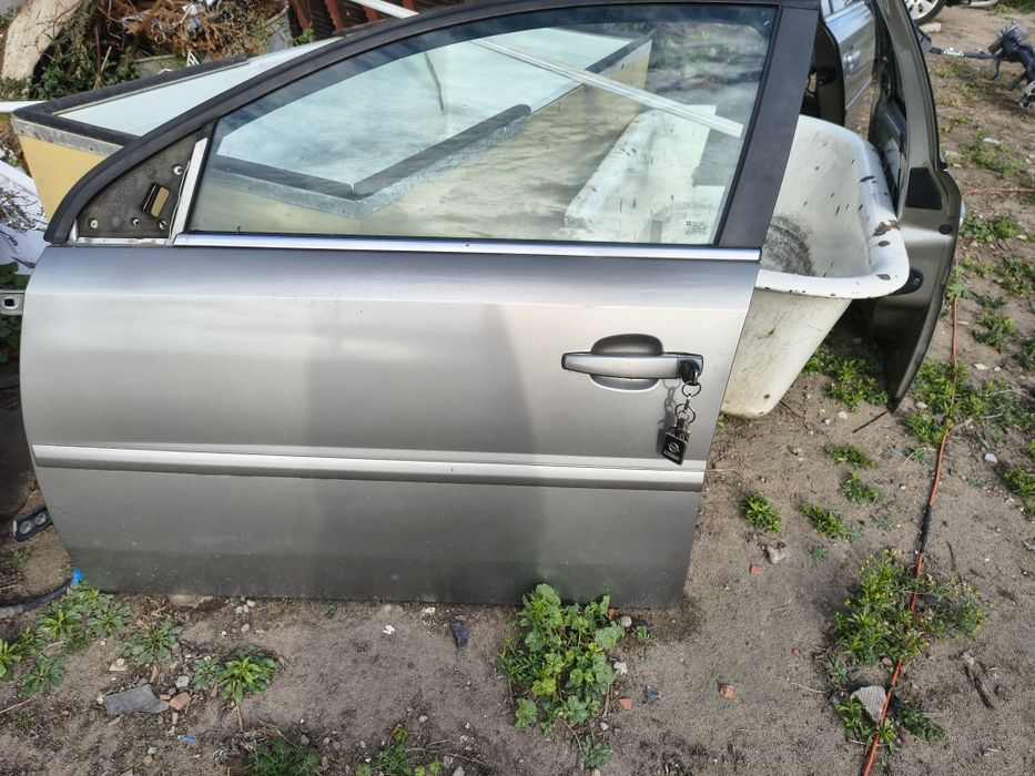 Sprzedam drzwi opel Vectra c sedan 150zl szt z158 lewe prawe przód tył