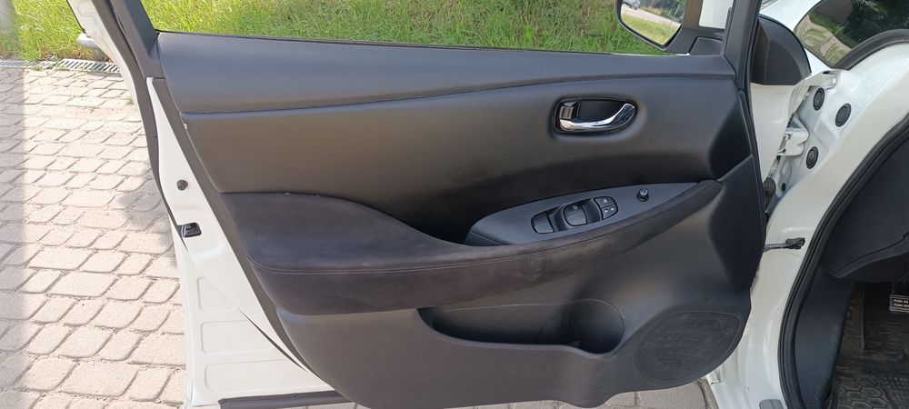 Продам Nissan Leat