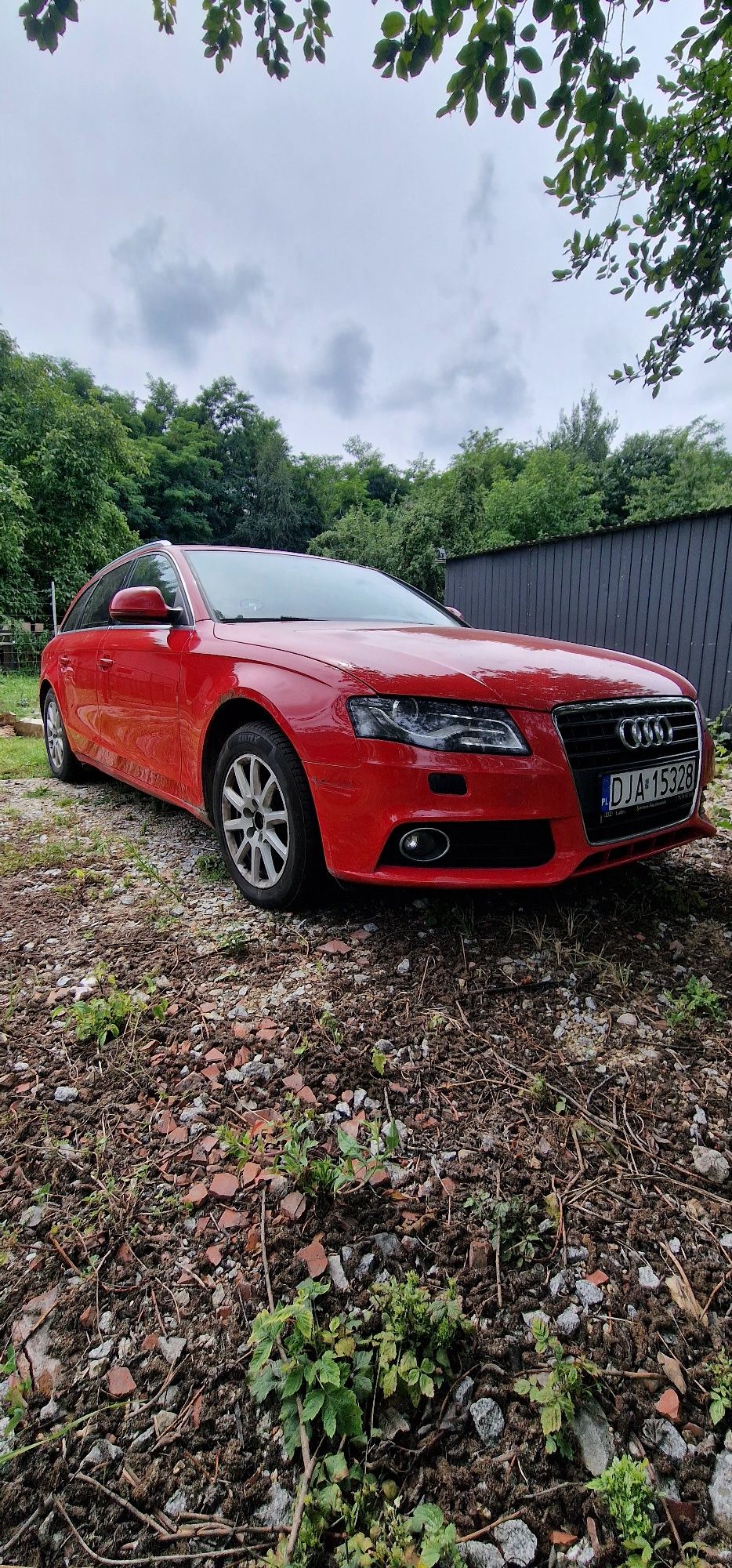 Audi a4 b8 2.0 tdi manual sprawna  jeżdżącą