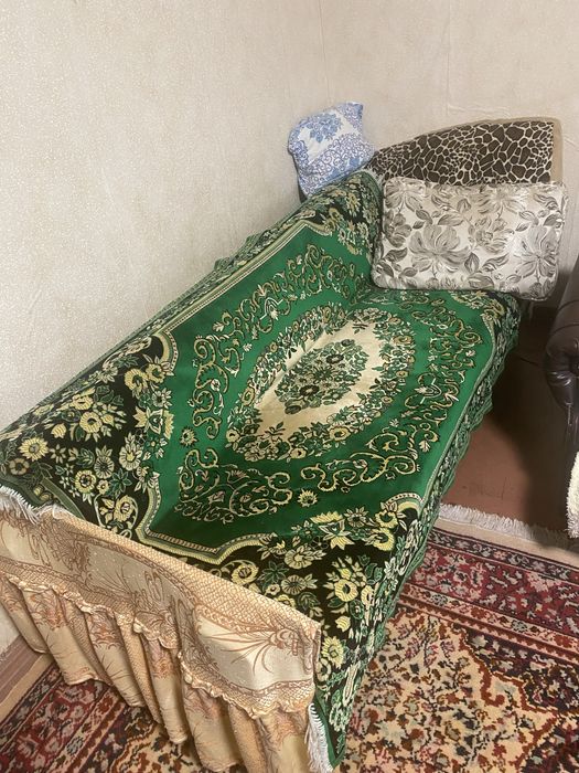 Продам диван книжка б/у