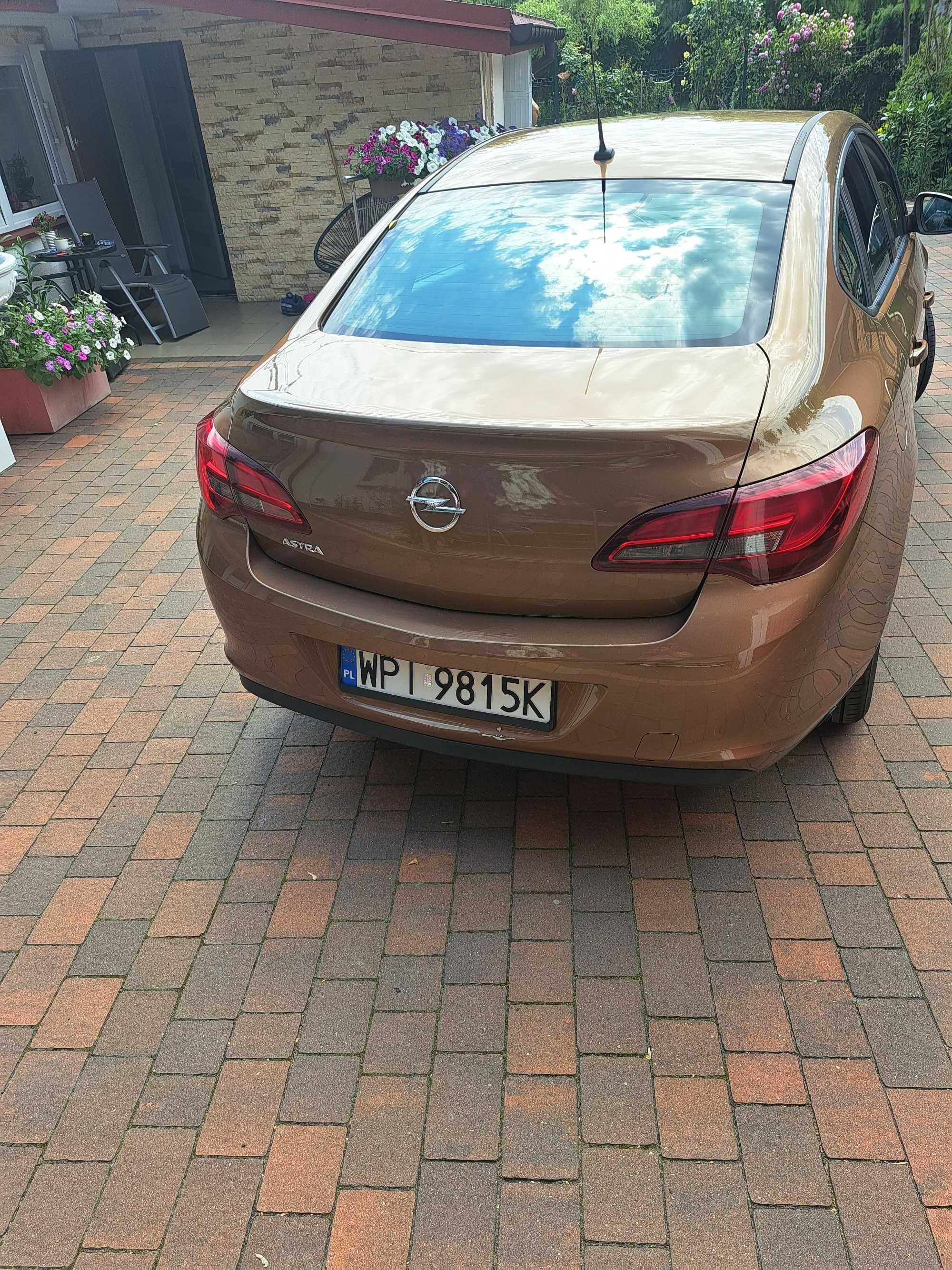 Sprzedam opel astra 2016