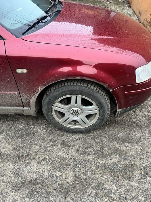 Крыло passat b5 до рест вишневого цвета