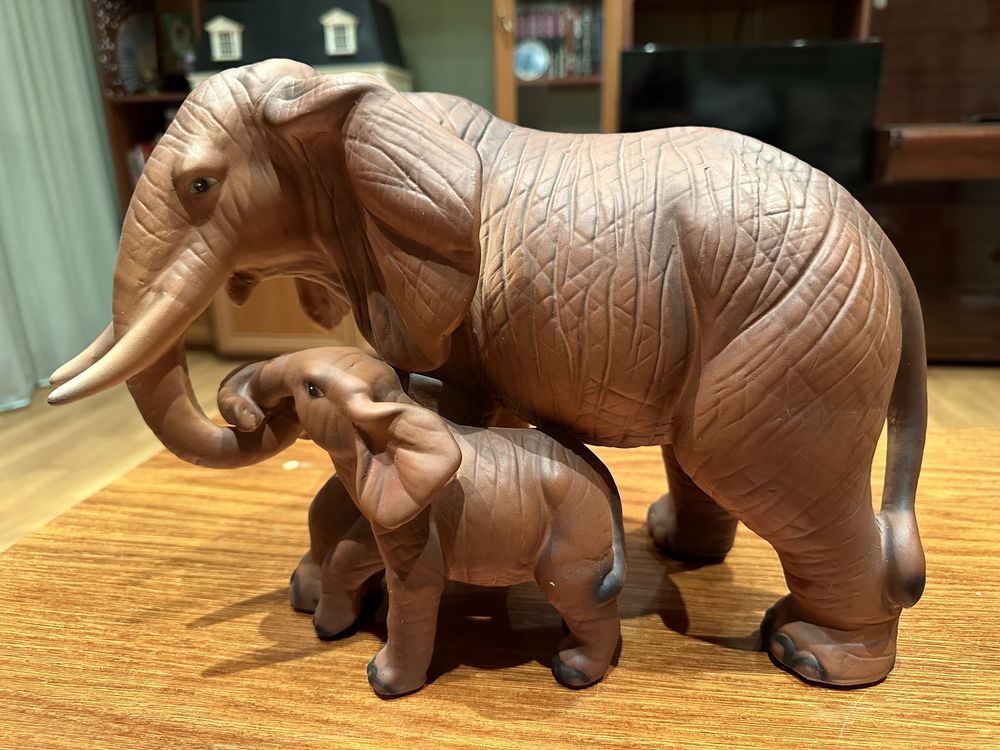 Статуетка «Слон зі слоненям», Індія