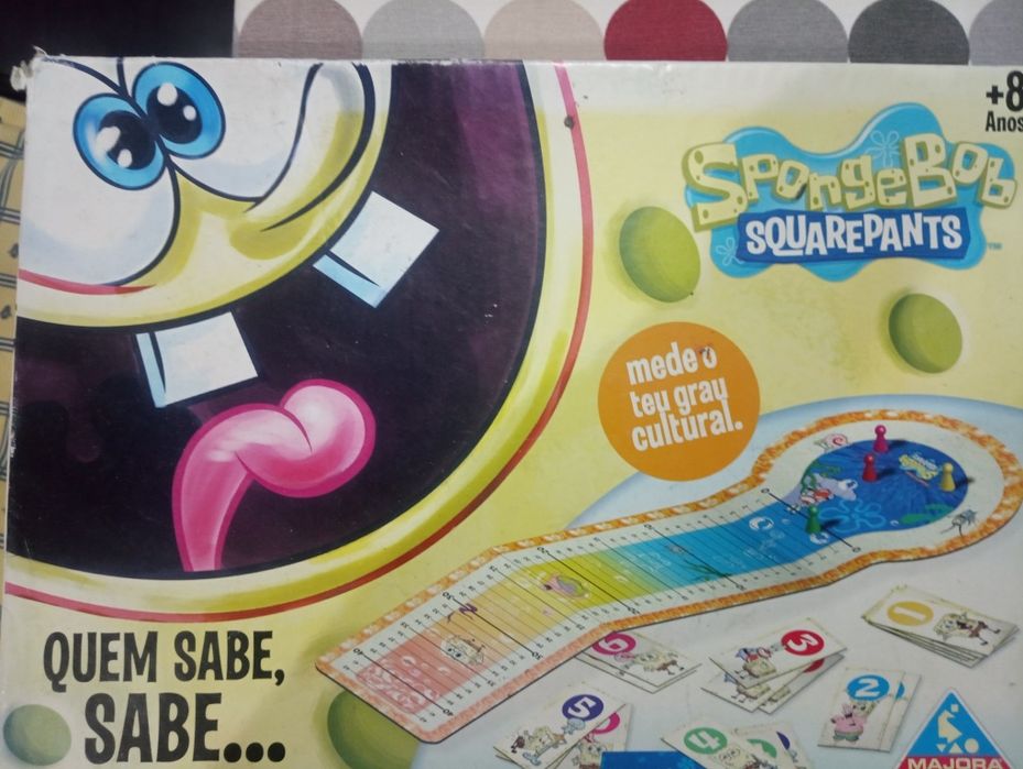 Jogo tabuleiro "Quem sabe, sabe"