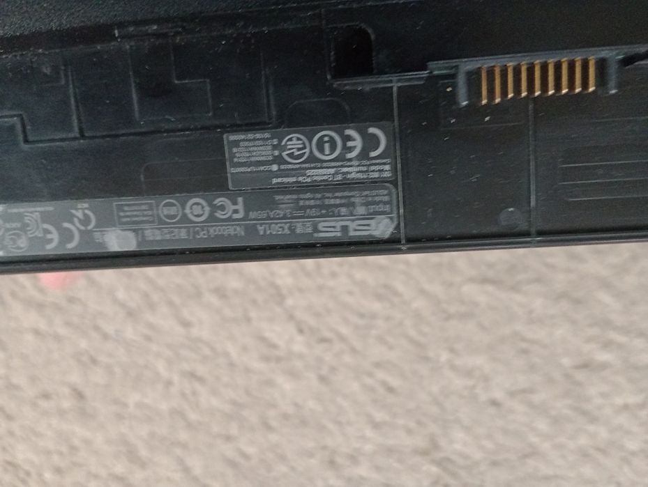 Laptop Asus 501A/ stan bdb/ 16cali /nowa bateria/ladowarka