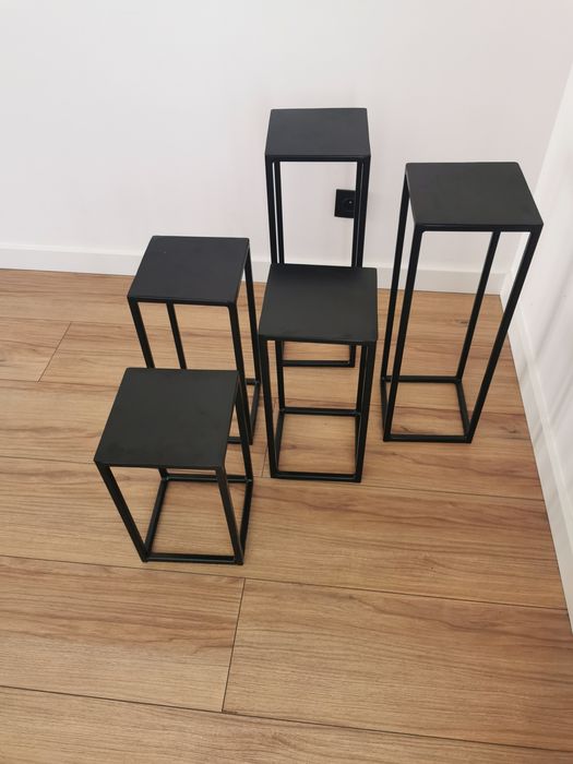 Stojaki pod kwiaty metalowe