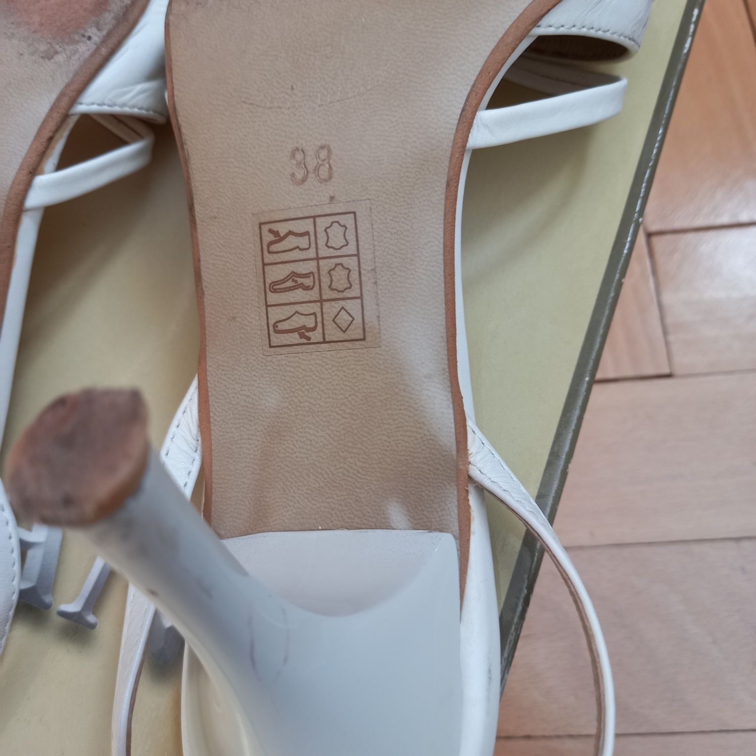 Buty damskie skórzane r 38 firmy Glans