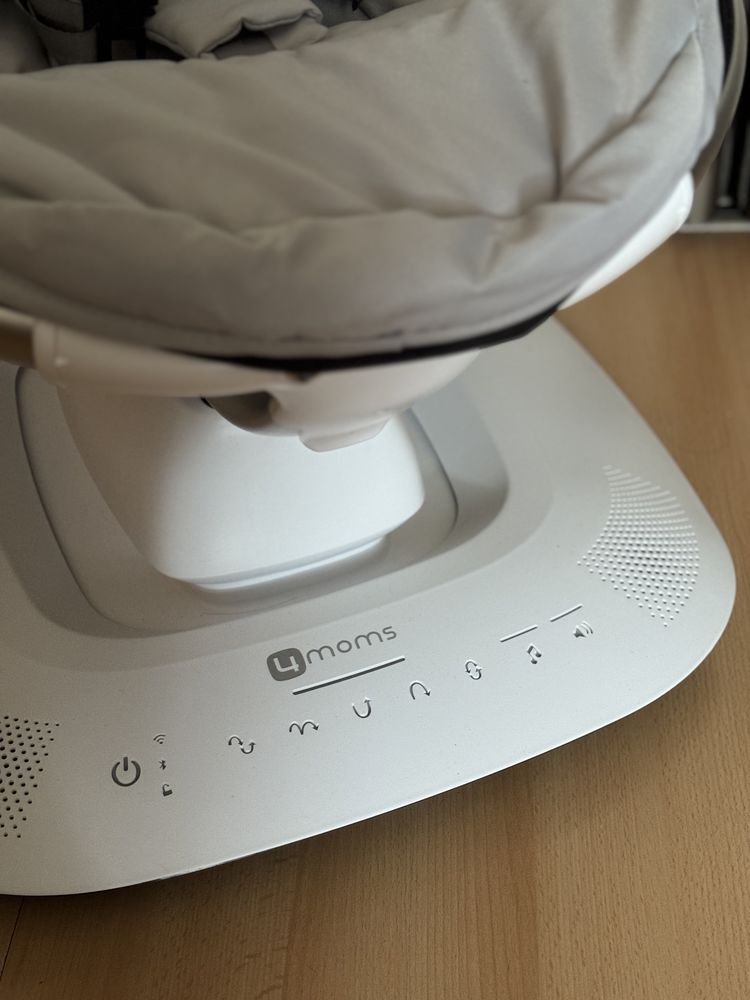 Заколисуючий центр 4moms MamaRoo 5.0