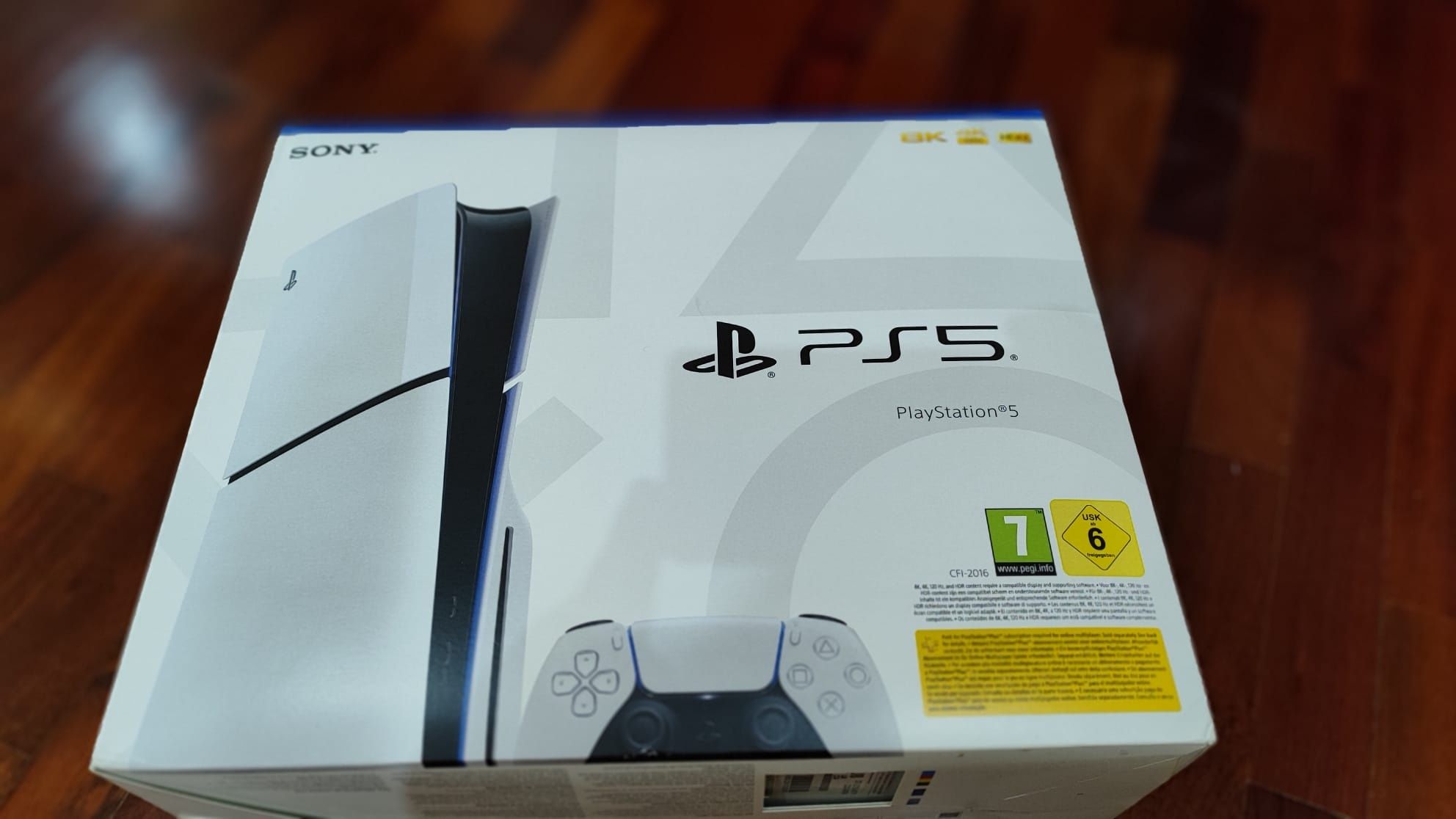 PS5 com garantia 1Tb, versão disco e 3 jogos