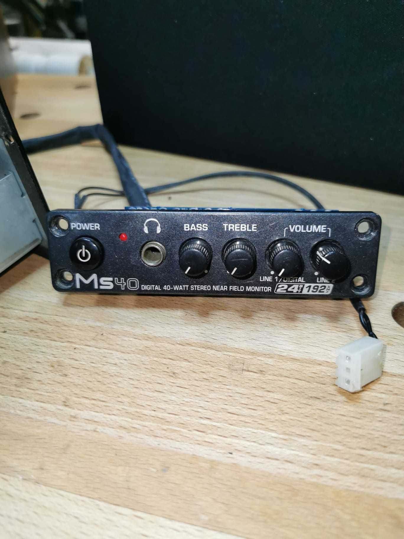 Wzmacniacz monitorów studyjnych Behringer ms40