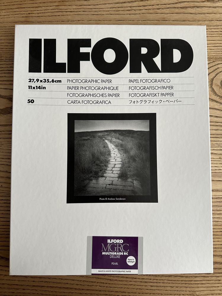 Продам фотобумагу Ilford Multigrade V RC Deluxe Pearl 27.9x35.6 см