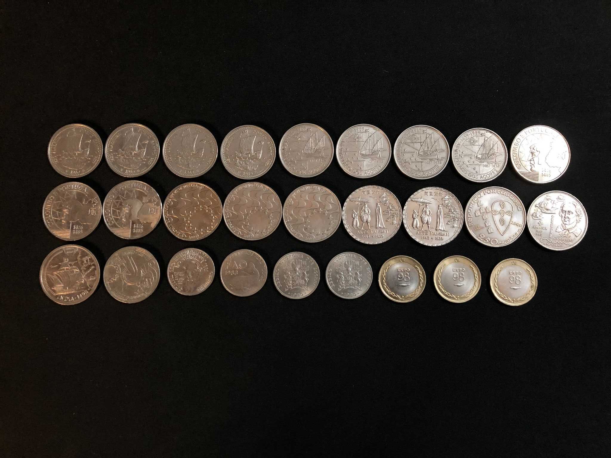 Conjunto de 54 moedas comemorativas - 80s e 90s
