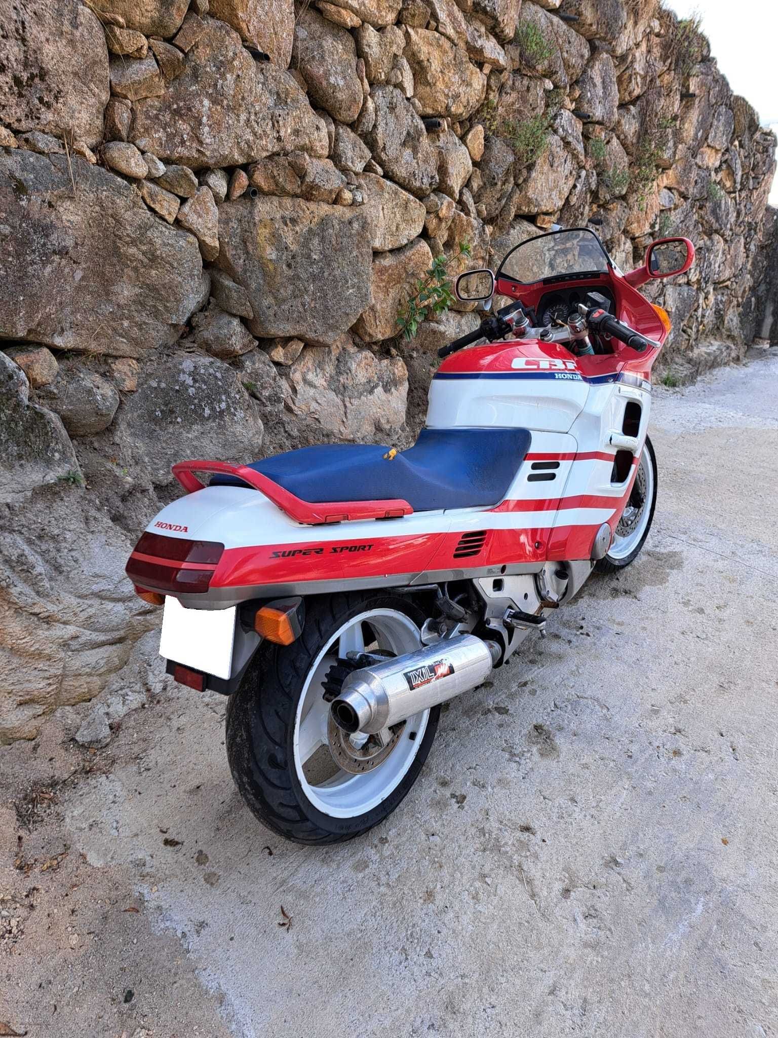 HONDA CBR 1000 F SC25 PARA PEÇAS