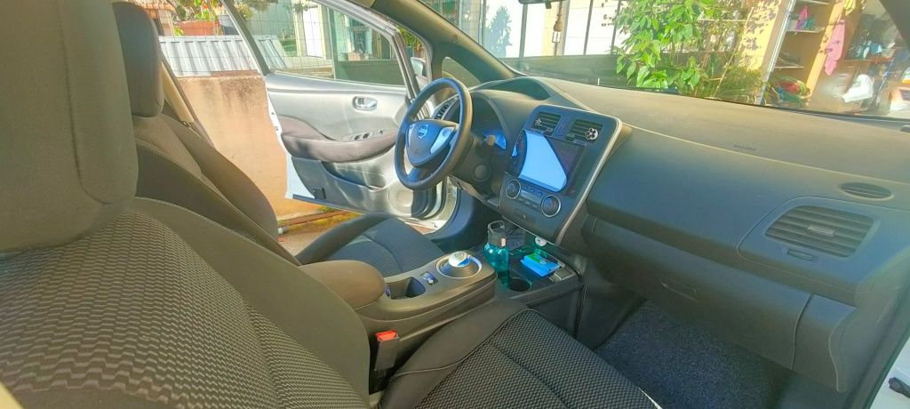 Nissan Leaf 30 kw estado impecável