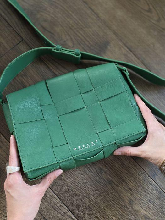 Torba zielona, jaskrawa, w idealnym stanie.