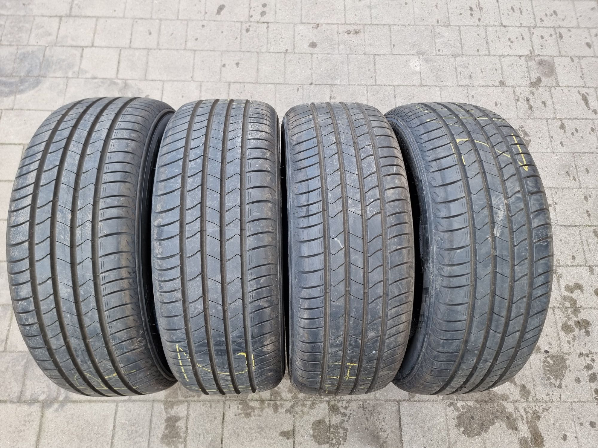 215/55/18 Opony letnie Kumho Escata 4szt Demo