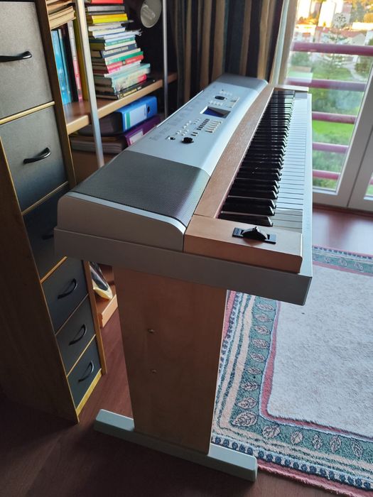 Piano Yamaha em bom estado