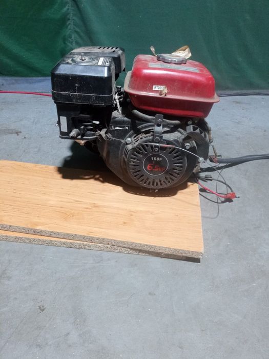 Silnik od gokarda , kosiarki , traktorka