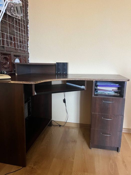 Стіл компютерний