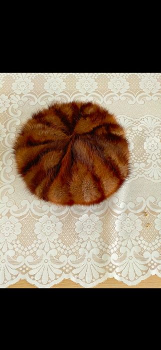 Sprzedam futro z i czapkę z piżmaków