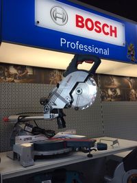 Serra de Esquadria Bosch GCM 800 SJ Professional
