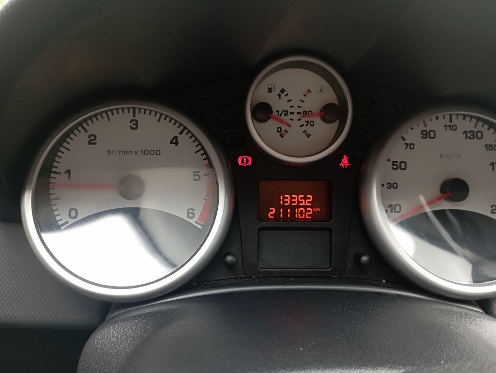 Продам Авто Пежо 207 1.6hdi