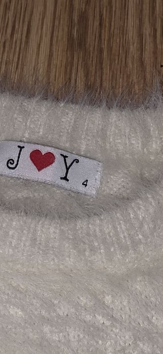 Светрик на дівчинку 4/ 5 років