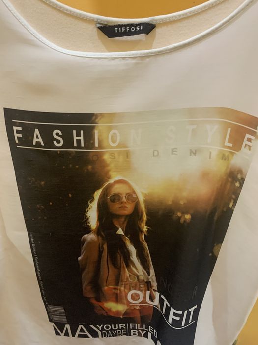 Blusa mulher mangas cavas “Tiffosi” branca com estampado tamanho L