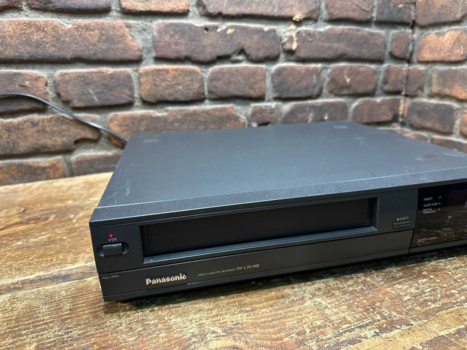 Magnetowid Panasonic NV-L25 HQ VHS