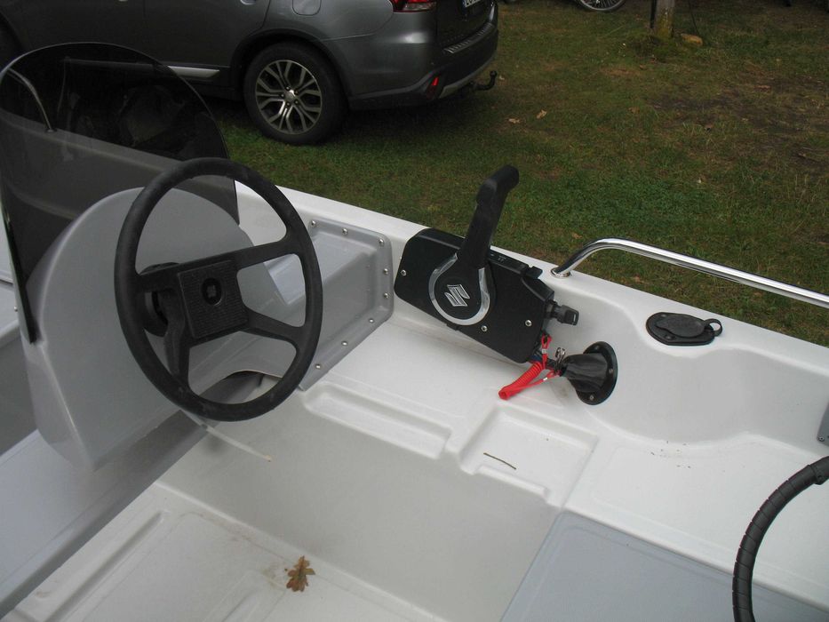 Łódź wędkarska Necko 420 z silnikiem Suzuki 9,9