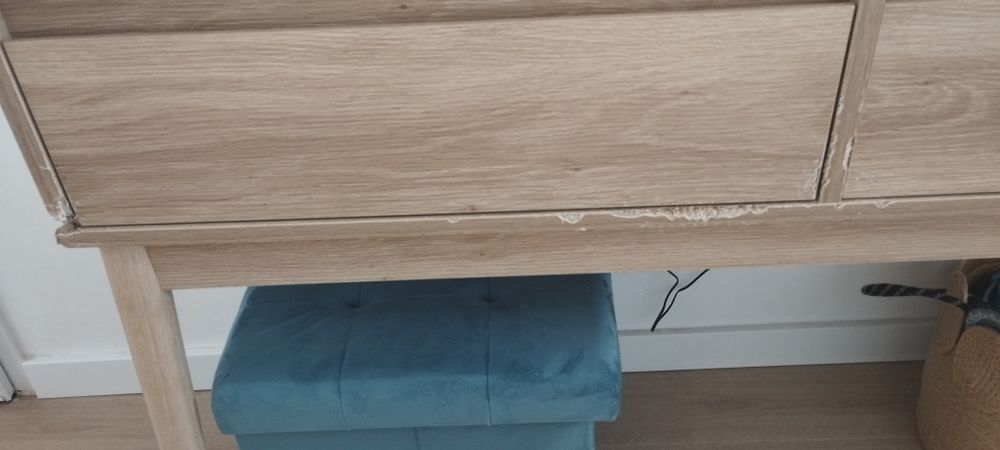Consola ABANA bege em mdf com 2 gavetas Homa

Com algumas partes danif