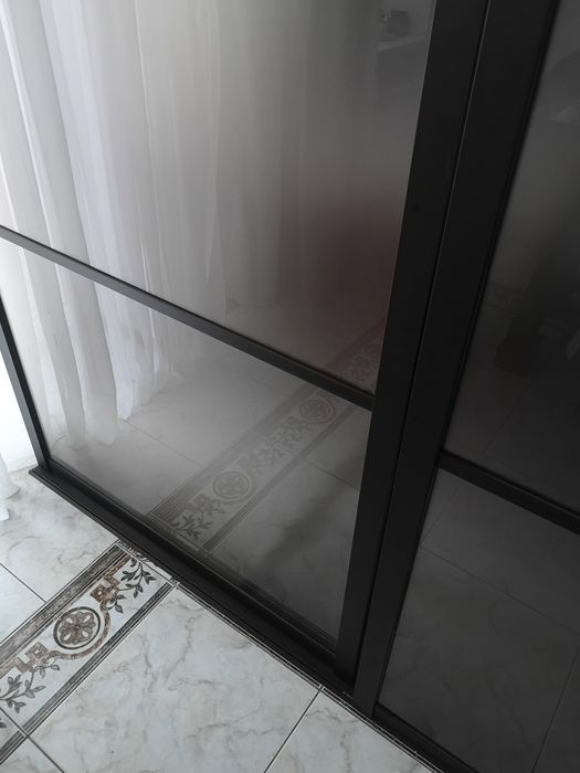 Кімнатна переборка або фасад шафи