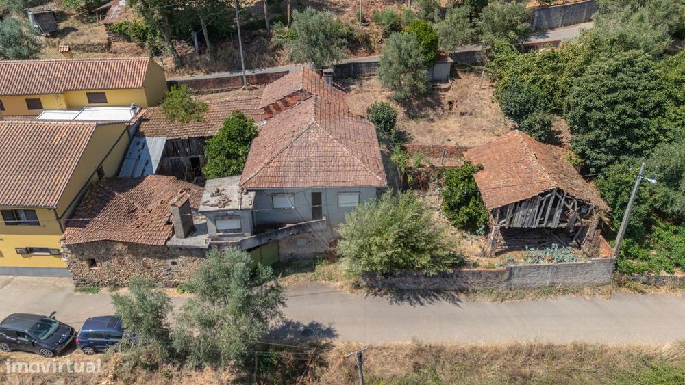 Moradia T4 para venda