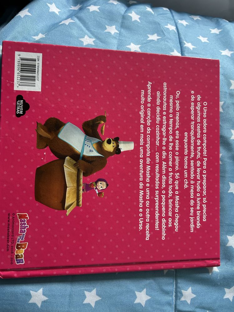 Livros, girassol e masha e o urso