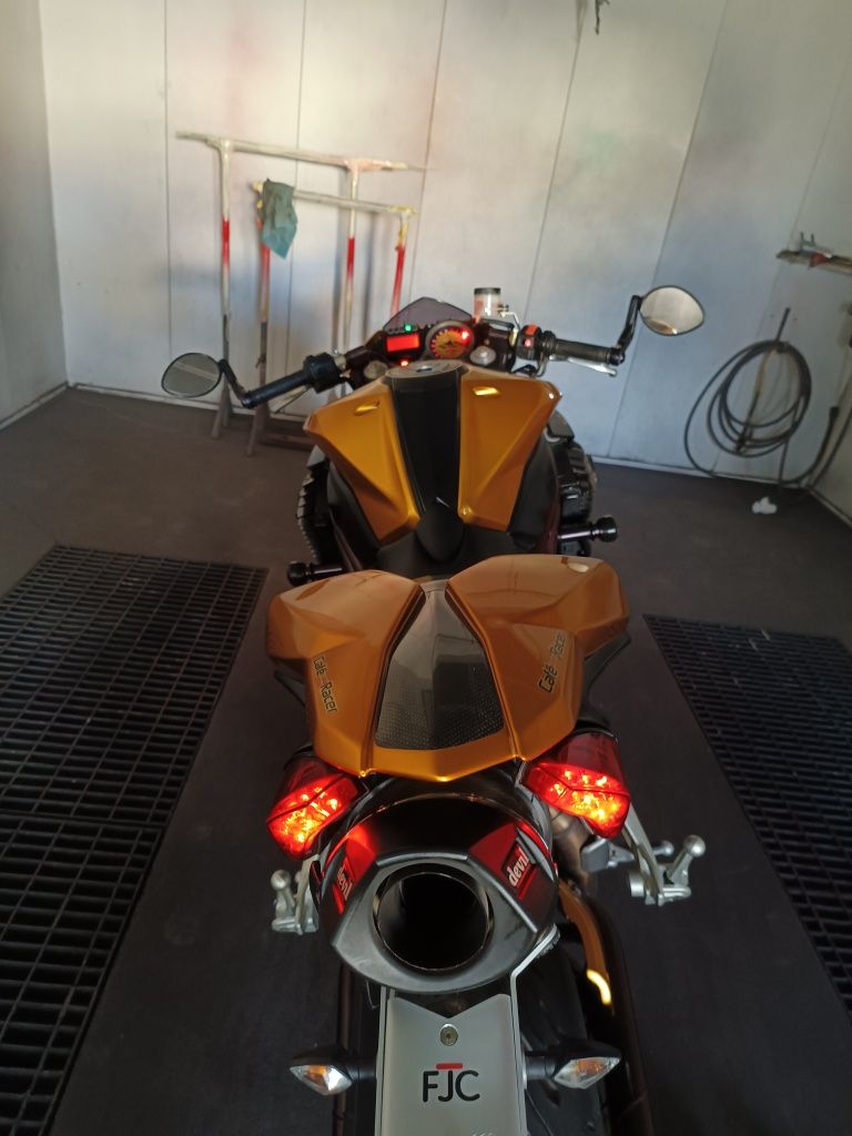 Benelli TNT café racer