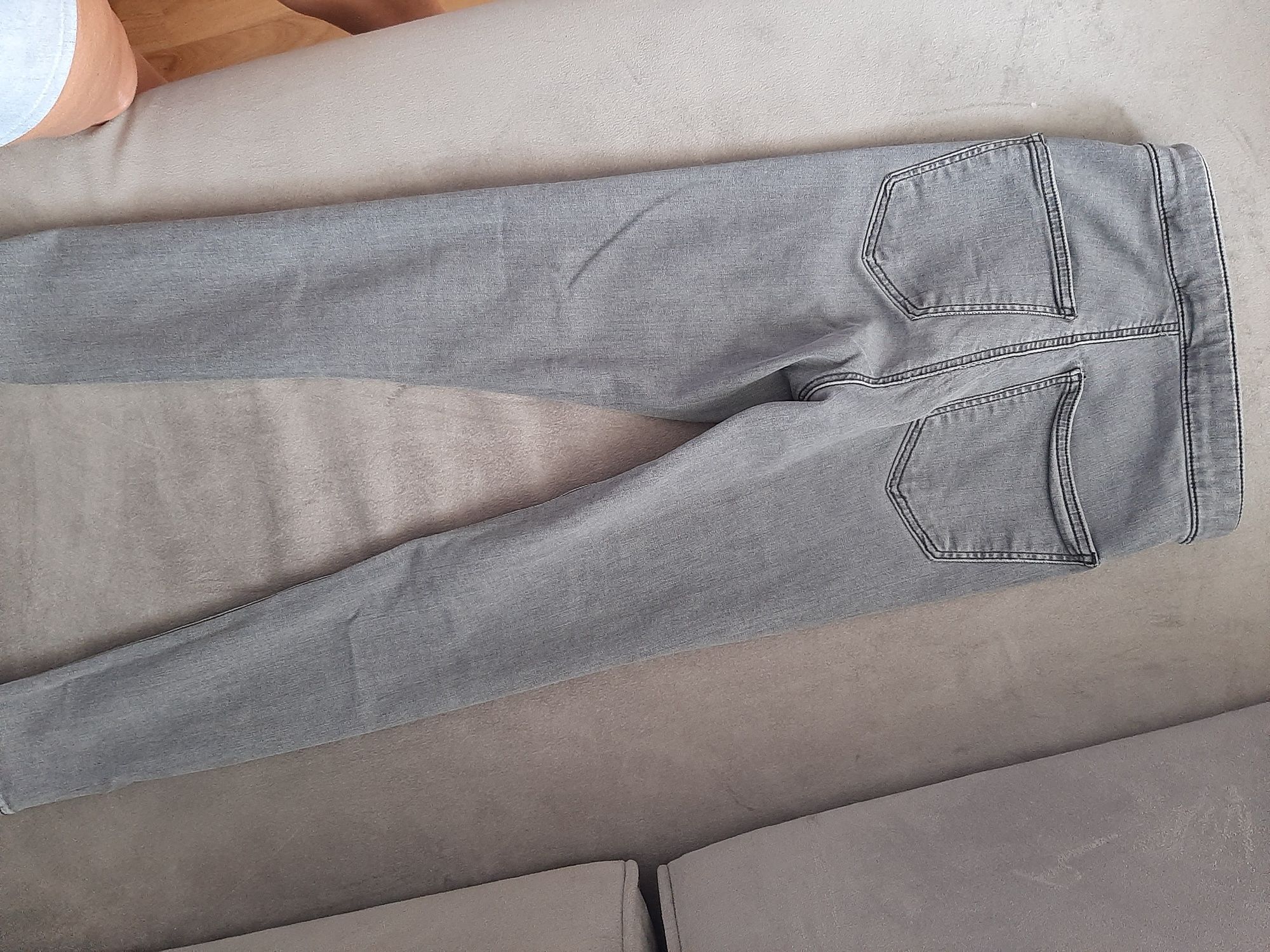 Spodnie dziewczęce r. 146-152 cm