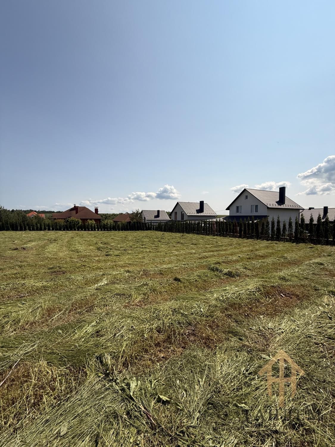 Продаж ділянки с. Підгороднє