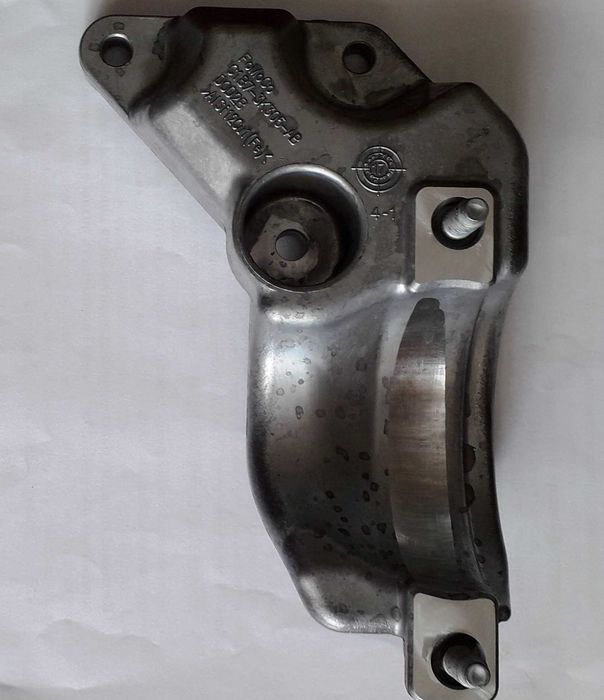 Кронштейн карданного валу Ford Ecosport Fiesta 1.0 EcoBoost 1761209