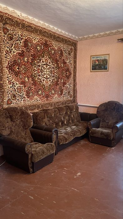 Диван и два кресла в комплекте