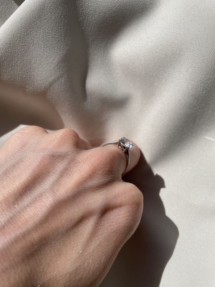 Срібне кольцо перстень 925 ювелірка цирконій фіаніт діамант