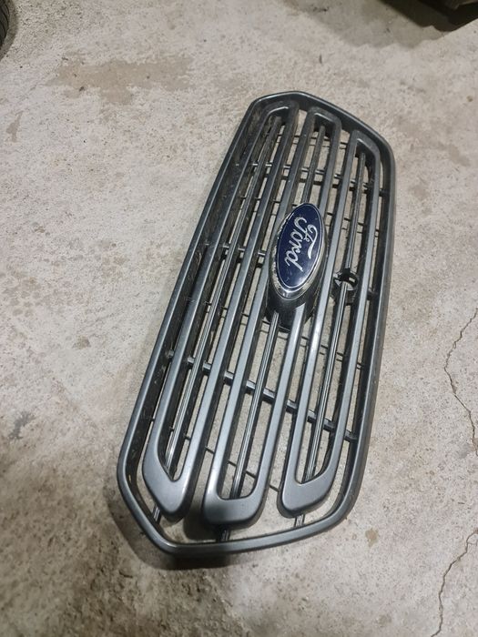 Grill atrapa ford transit mk8 . 2019 rok .
