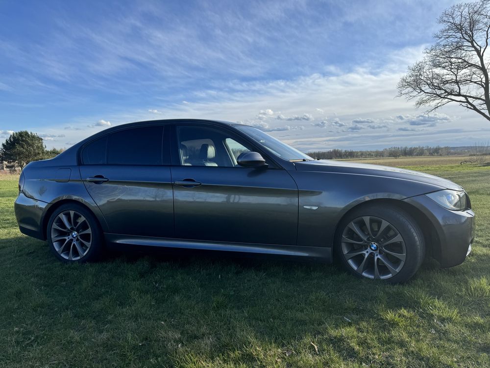 BMW E90 330i 258km M Pakiet