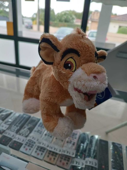 PROMO:Peluche Rei Leão Simba Classic 30x23cm